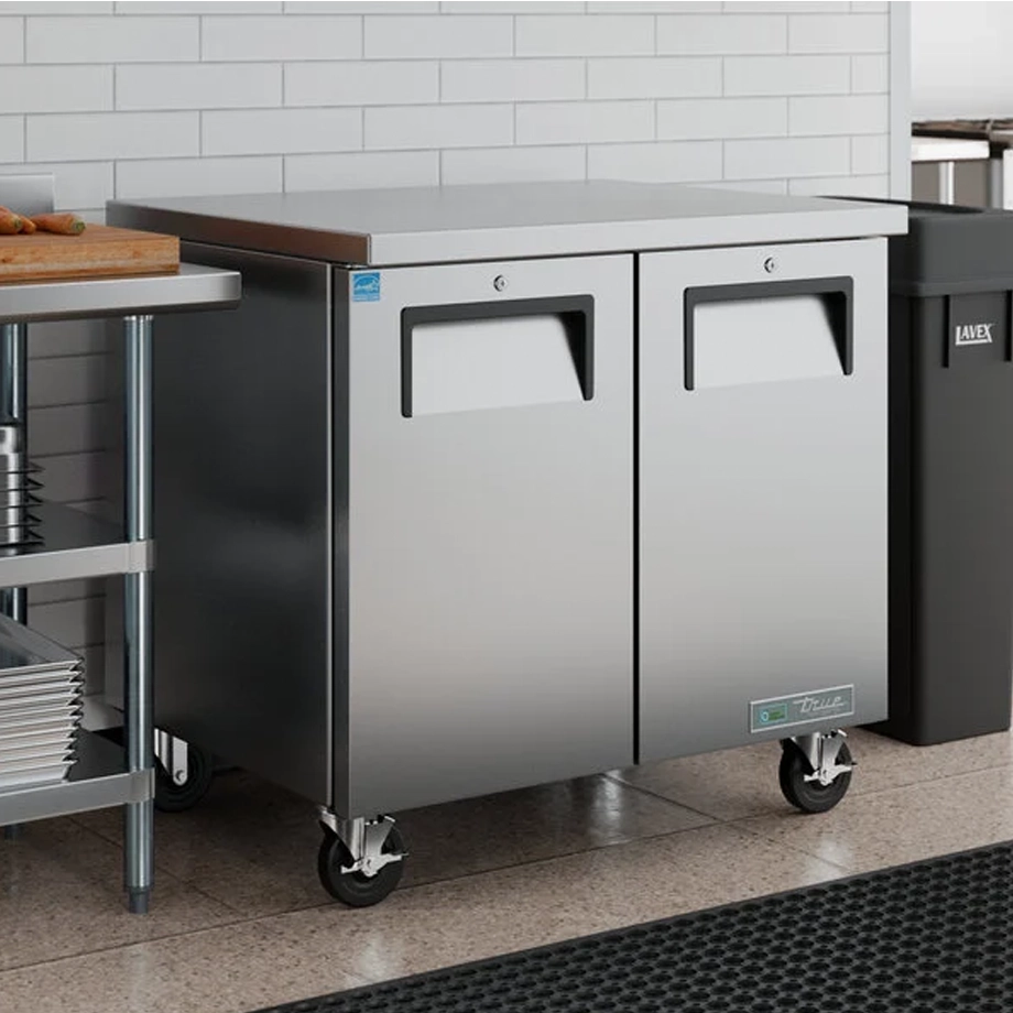 Mesa Refrigerada True TUC-36-HC Bajo Mostrador 7.6 Pies Cúbicos 36 3/8" - Imagen 2